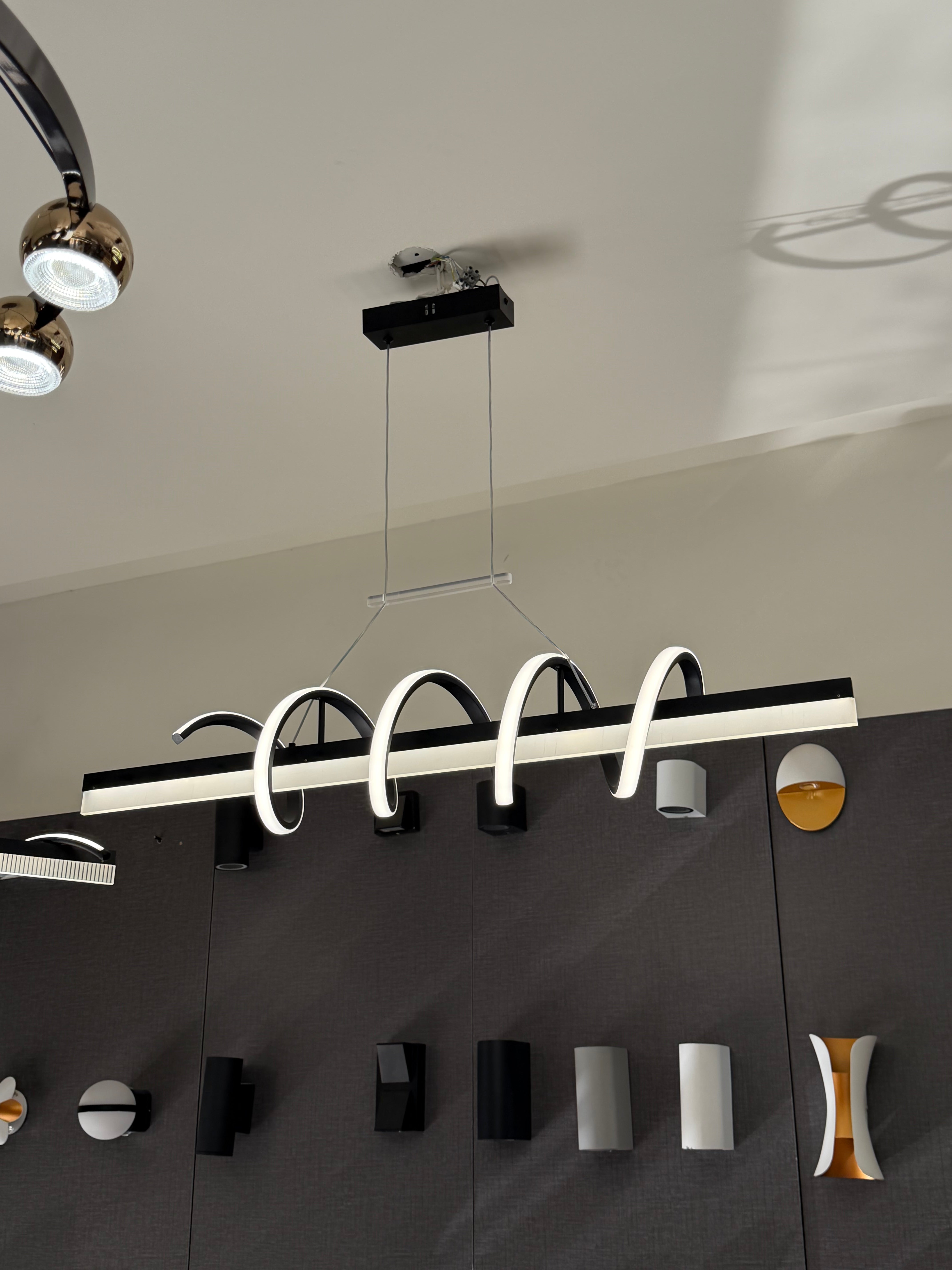 ثريا بار اسود 100سم 3درجات اضاءة