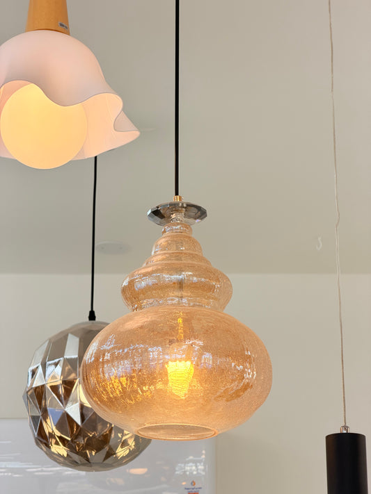 ثرية مفرد زجاج