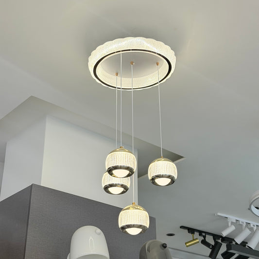 ثريا ليد أبيض