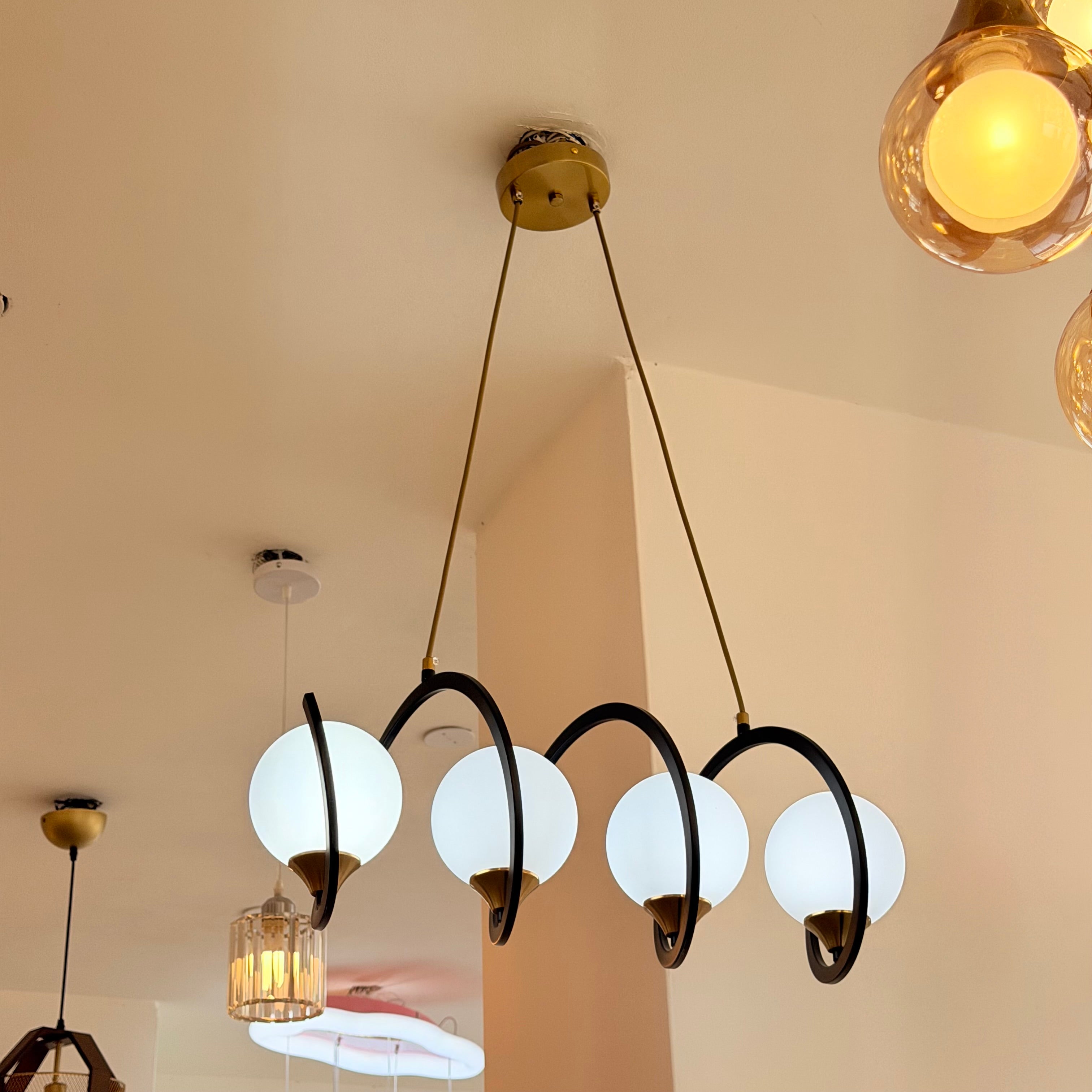 ثريا بار اسود 4 طابات