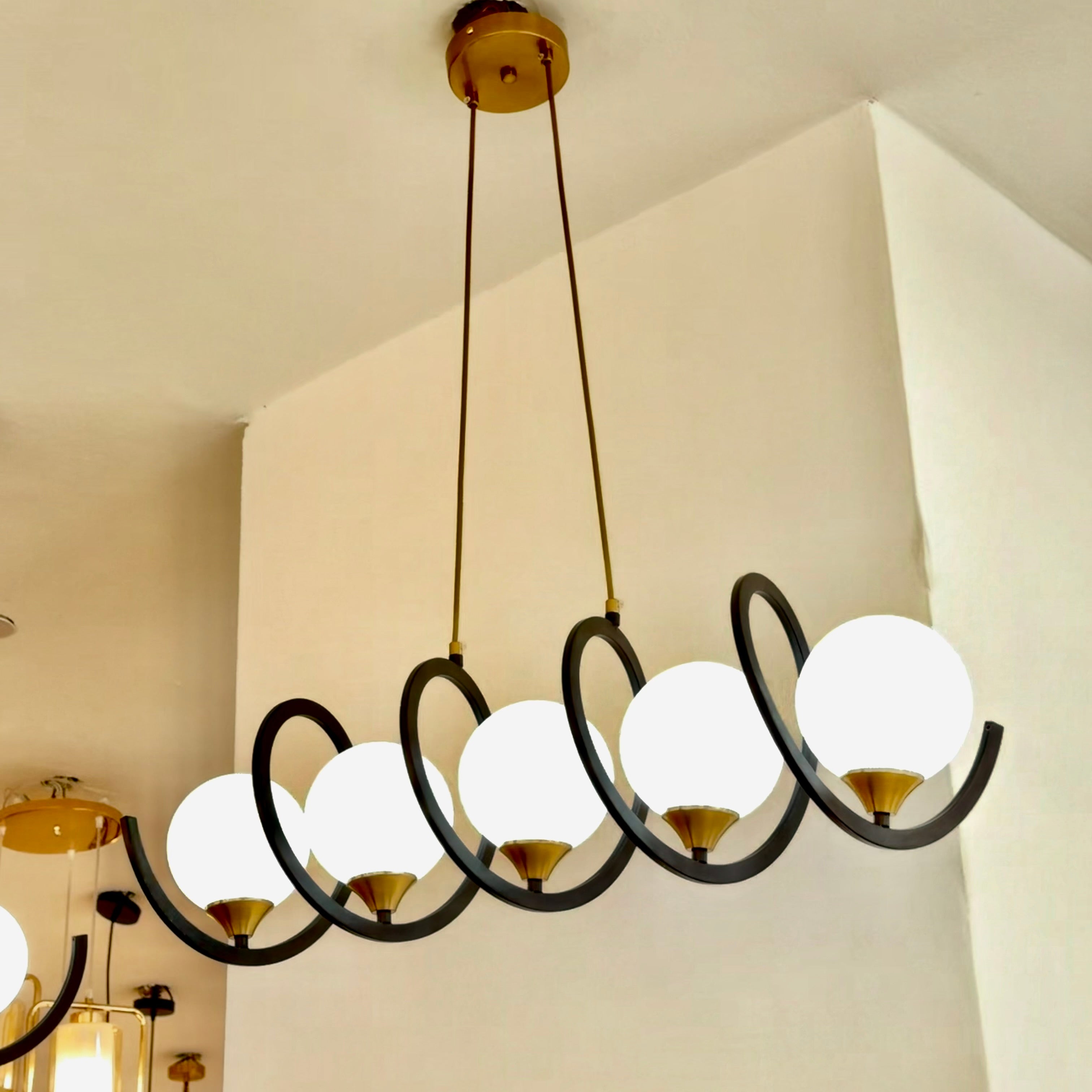 ثريا بار اسود 5طابات