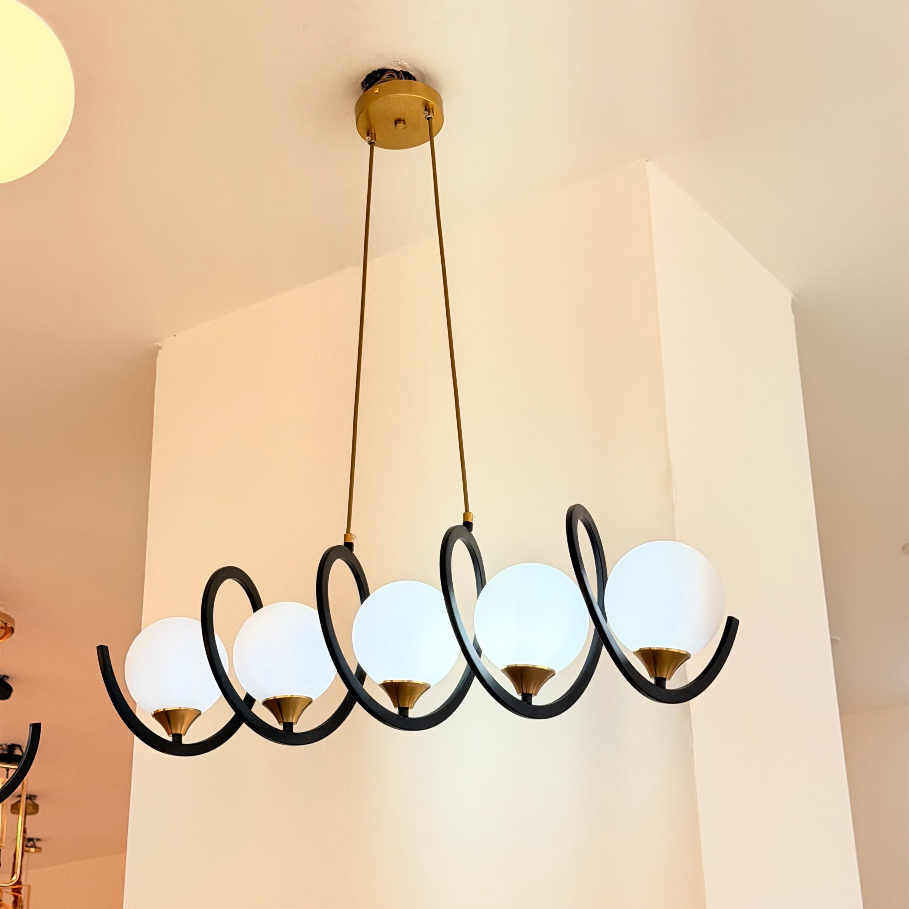 ثريا بار اسود 5طابات