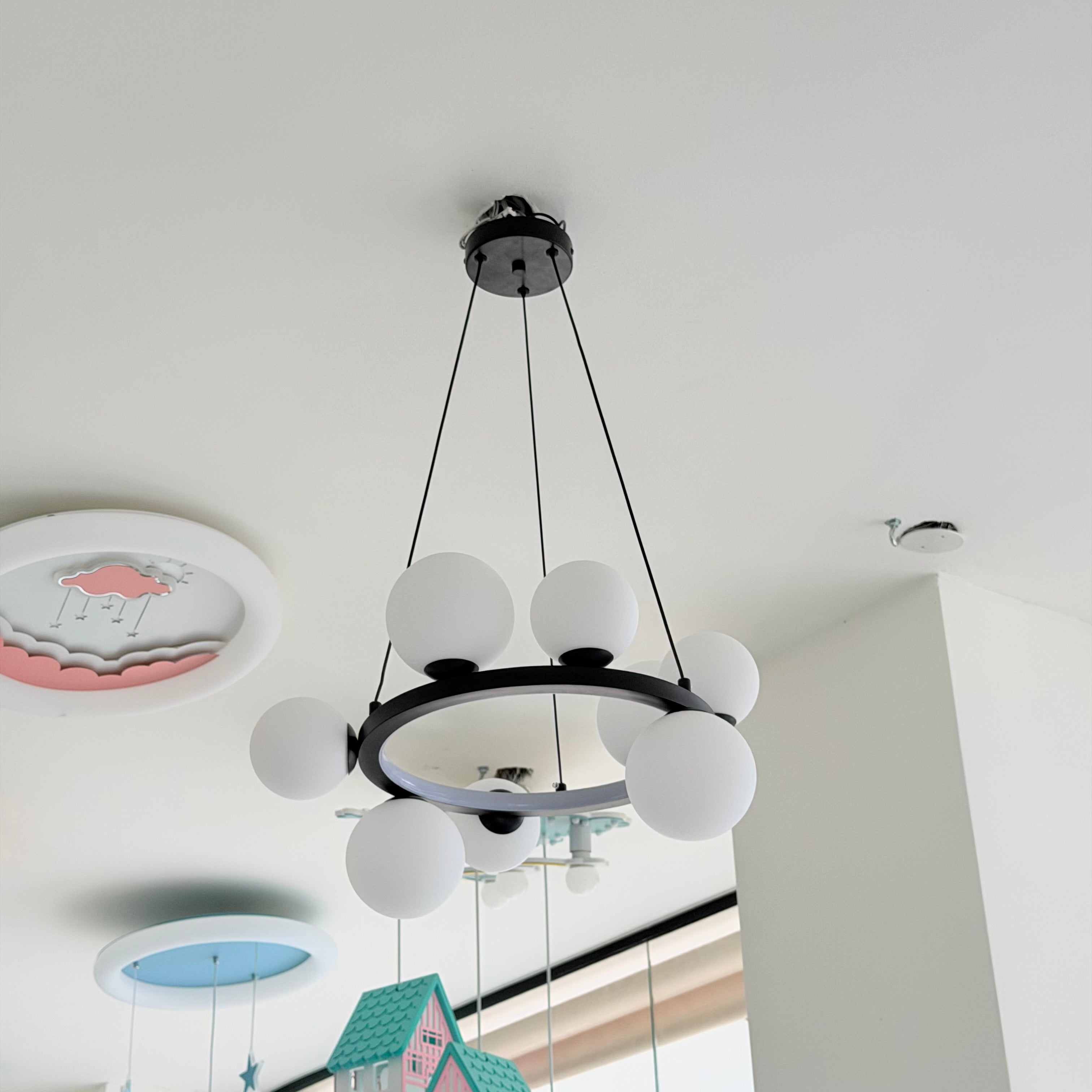 ثريا مودرن اسود 8 طابات