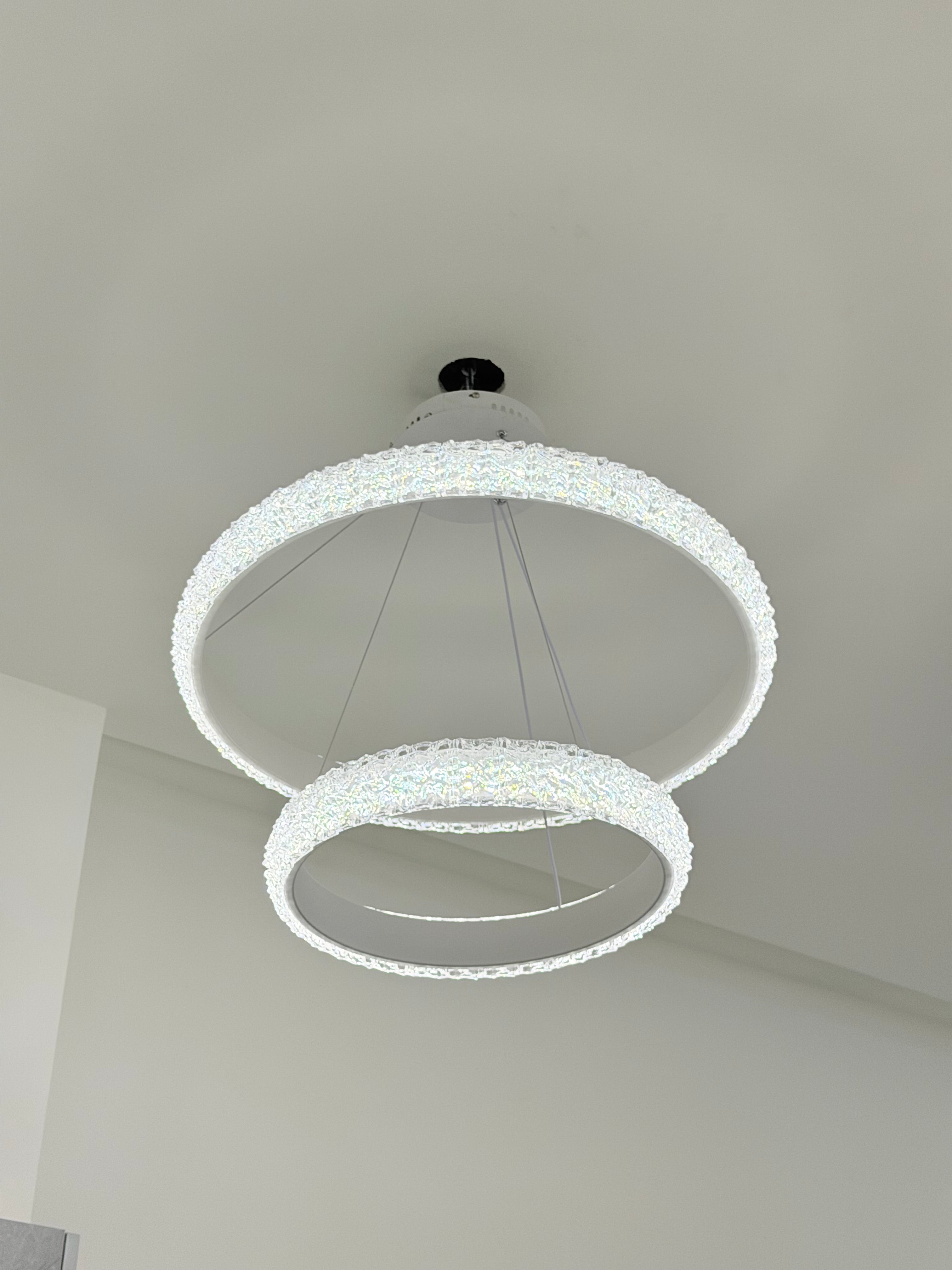 ثريا ليد ابيض