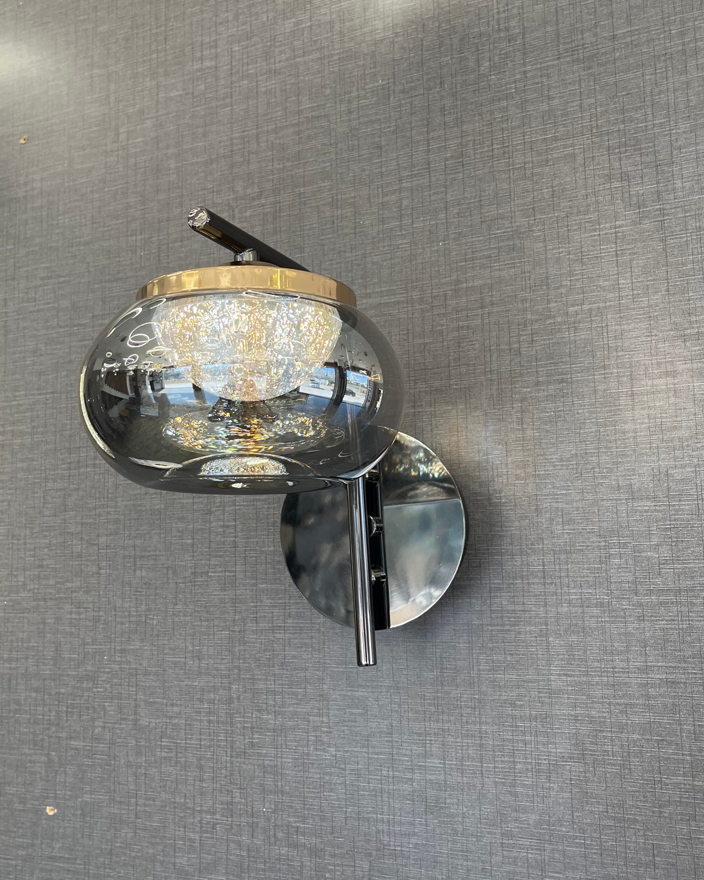 ثريا جدارية ليد اسود